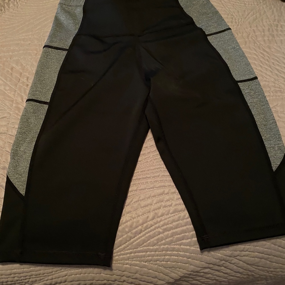 Capri workout tights